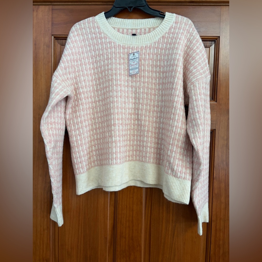 NWT Women's Pink and Cream Sweater
